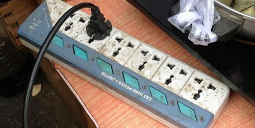 老化排插存在安全隱患 老化排插存在安全隱患