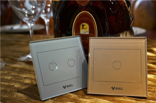 自由操控輕松穿墻 公牛G22觸控屏遙控開關評測 自由操控輕松穿墻 公牛G22觸控屏遙控開關評測