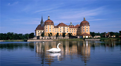 產(chǎn)品推薦:古典與時(shí)尚并存的魅力之城《布魯塞爾》 產(chǎn)品推薦:古典與時(shí)尚并存的魅力之城《布魯塞爾》