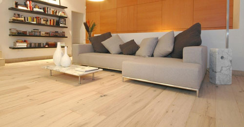 謹防以次充好 選購木地板產品還需認準品牌 謹防以次充好 選購木地板產品還需認準品牌