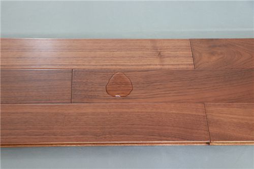 產品測評：林昌黑胡桃人字拼實木復合地板