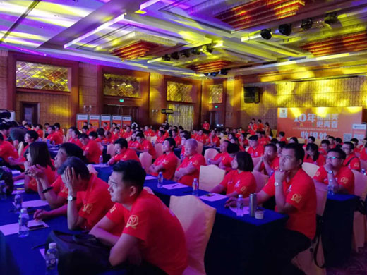 青春總動員 格萊美陶瓷經(jīng)銷商會盛大召開