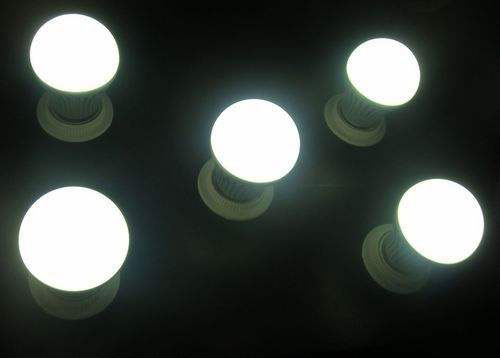 選擇LED球泡燈,價格跟品牌哪個更重要? 選擇LED球泡燈,價格跟品牌哪個更重要?