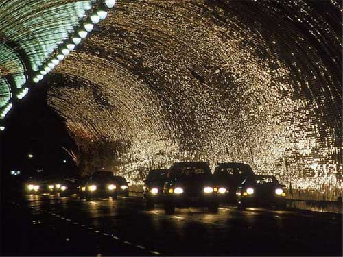 車燈并非晚上才開 各種情況下的正確使用十分重要 車燈并非晚上才開 各種情況下的正確使用十分重要