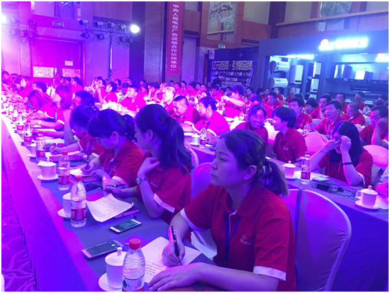 紅日廚衛陜西會議引爆品牌 精品搶購火熱開展 紅日廚衛陜西會議引爆品牌 精品搶購火熱開展