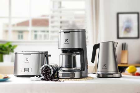 喜新厭舊已成通病 小家電企業(yè)應(yīng)培養(yǎng)理性消費(fèi)者 喜新厭舊已成通病 小家電企業(yè)應(yīng)培養(yǎng)理性消費(fèi)者