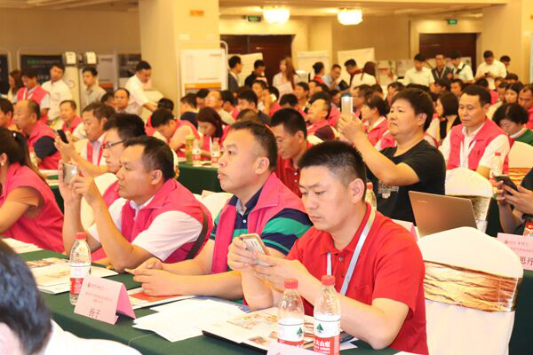 九沐華麗降臨暖通巡展?jié)险?分享空氣能熱泵與應(yīng)用案例