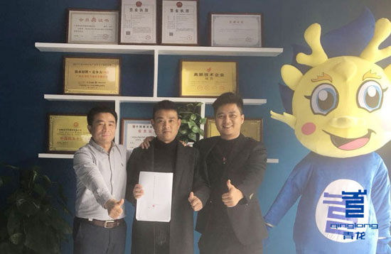 年賺千萬,這位大佬還跨界做青龍家居防水 年賺千萬,這位大佬還跨界做青龍家居防水