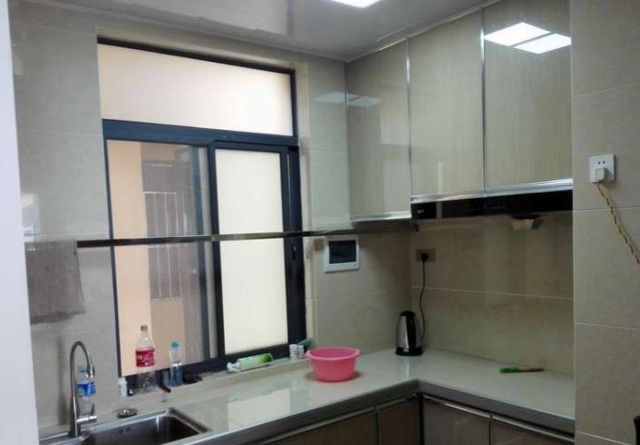 今天來(lái)看看朋友自己在家,用不銹鋼方管與瓷磚diy的櫥柜制作過(guò)程,給需要裝修的朋友們參考: 今天來(lái)看看朋友自己在家,用不銹鋼方管與瓷磚diy的櫥柜制作過(guò)程,給需要裝修的朋友們參考: