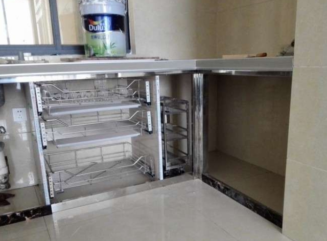 今天來(lái)看看朋友自己在家,用不銹鋼方管與瓷磚diy的櫥柜制作過(guò)程,給需要裝修的朋友們參考: 今天來(lái)看看朋友自己在家,用不銹鋼方管與瓷磚diy的櫥柜制作過(guò)程,給需要裝修的朋友們參考: