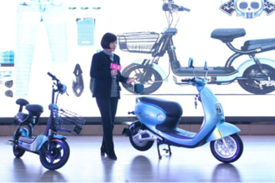 主打時(shí)尚的先鋒 愛(ài)瑪公布2018電動(dòng)車三大流行色 主打時(shí)尚的先鋒 愛(ài)瑪公布2018電動(dòng)車三大流行色