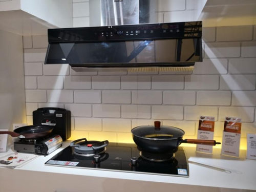 意想不到的劇情,紅日廚衛(wèi)與廣東羽毛球隊簽約 意想不到的劇情,紅日廚衛(wèi)與廣東羽毛球隊簽約