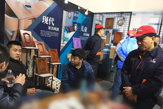 多變風格引領裝修潮流——長頸鹿漆精彩亮相中國國際門業展覽會 多變風格引領裝修潮流——長頸鹿漆精彩亮相中國國際門業展覽會