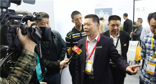 廣東百年方正“天宮系列”榮獲中國門窗幕墻“節能創新獎”