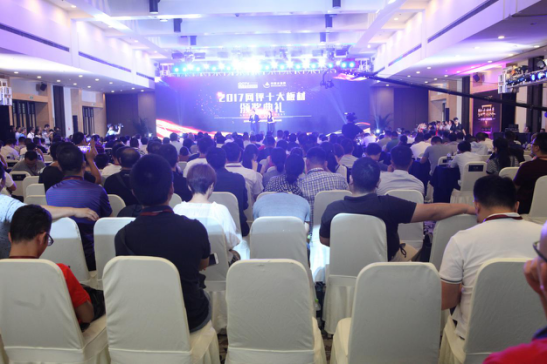 壯象榮獲“中國十大生態板品牌”稱號,品質見證輝煌! 壯象榮獲“中國十大生態板品牌”稱號,品質見證輝煌!