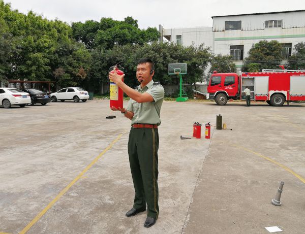 紅橡樹高端凈音門窗進行2018年首場消防演習活動 紅橡樹高端凈音門窗進行2018年首場消防演習活動