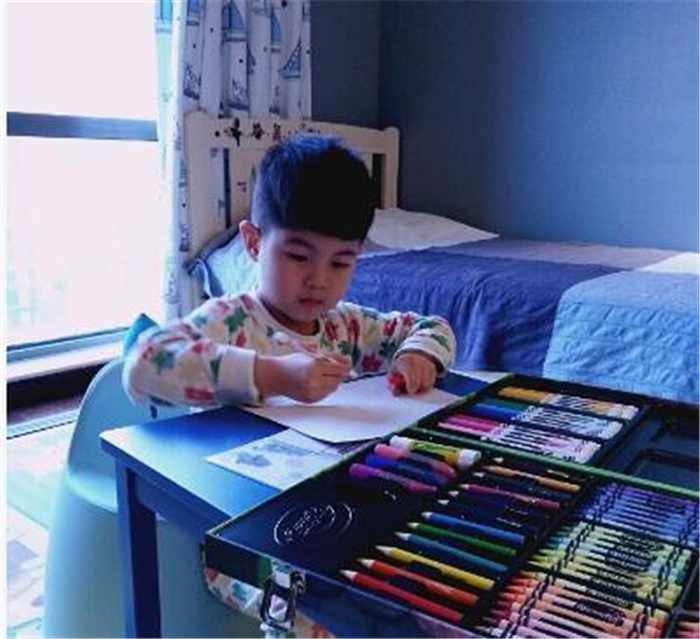 來看看進口壁紙是如何打造“明星范”兒童房的 來看看進口壁紙是如何打造“明星范”兒童房的