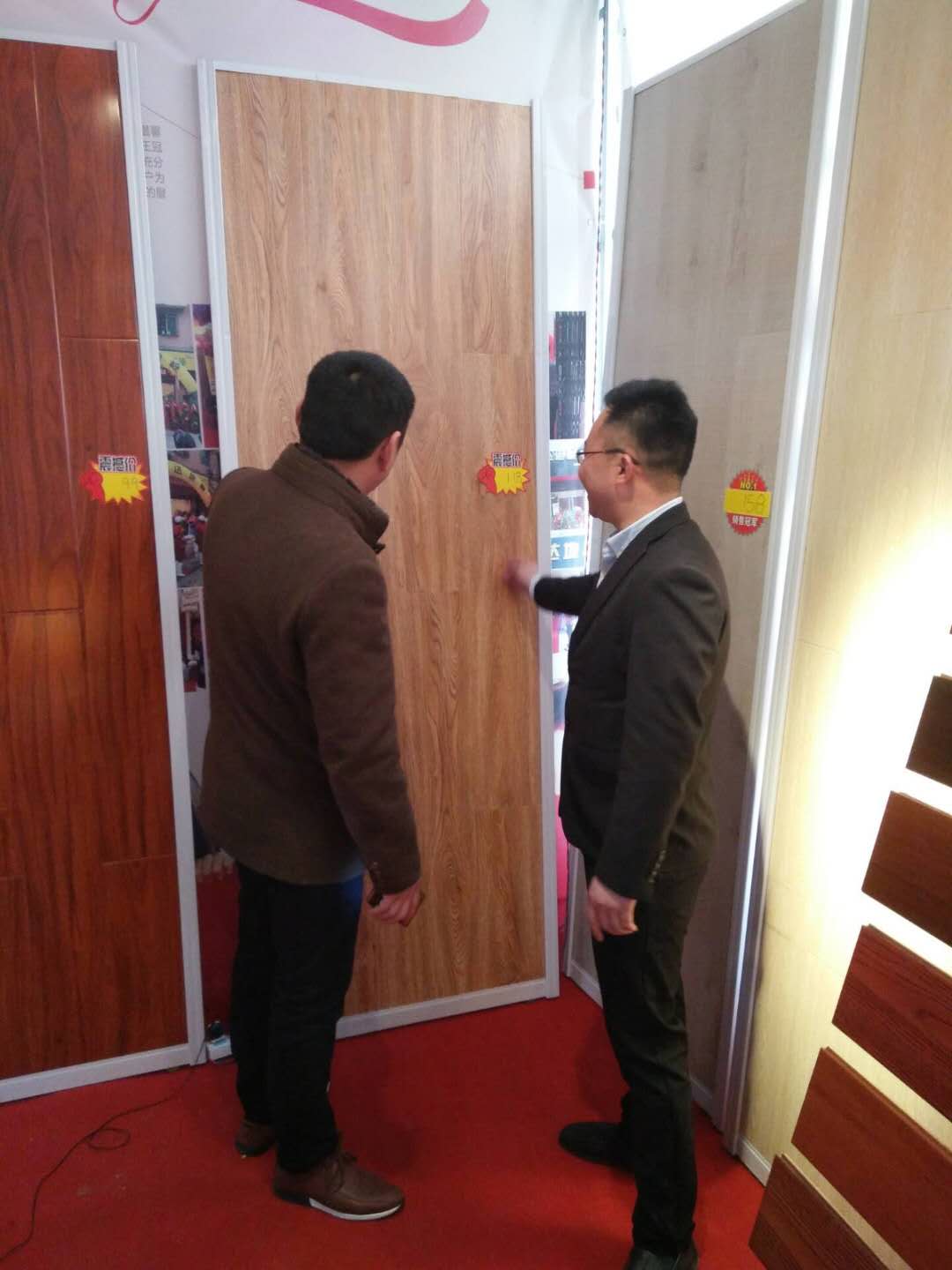 品牌營銷|榮事達地板經銷商不靠扶持靠實干，活動進行中