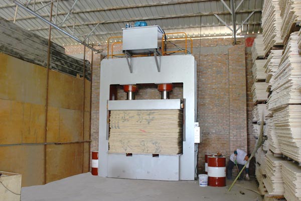 品牌技術|宏達木業細木工板區域新預壓機正式投入運行