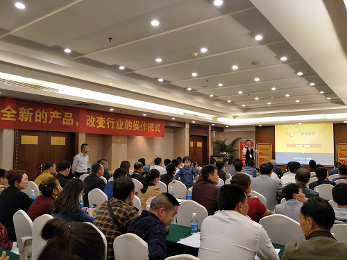 勒是霧都!數碼彩創新破局,扭轉家裝漆乾坤