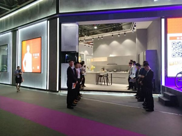 品牌大事|晾媽智能晾衣架亮相家具展，黑科技燃動廣州