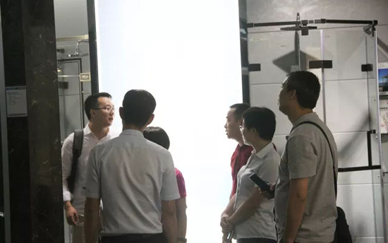 品牌日記|金地集團(tuán)領(lǐng)導(dǎo)一行蒞臨優(yōu)普淋浴房考察 品牌日記|金地集團(tuán)領(lǐng)導(dǎo)一行蒞臨優(yōu)普淋浴房考察