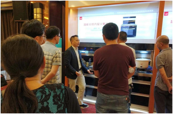 廚電商業(yè)模式告急 超人集成灶推“3零”新概念 廚電商業(yè)模式告急 超人集成灶推“3零”新概念