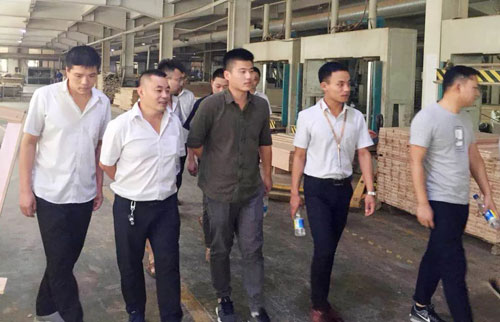 恒大集團(tuán)蒞臨群升門業(yè)考察,對(duì)新型避難間防火門予以肯定 恒大集團(tuán)蒞臨群升門業(yè)考察,對(duì)新型避難間防火門予以肯定