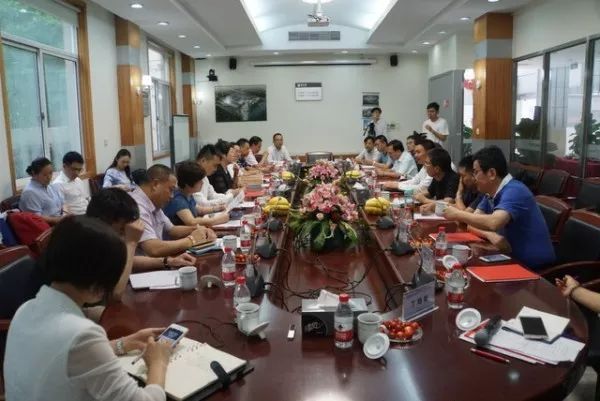 品牌大事|巴德士、湘江、展辰等企業大佬為何齊聚亞士? 品牌大事|巴德士、湘江、展辰等企業大佬為何齊聚亞士?