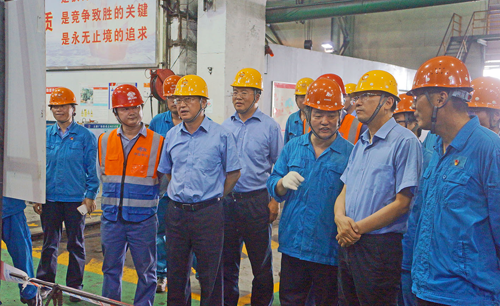 品牌日記|南鋼領(lǐng)導(dǎo)深入一線展開高溫慰問 品牌日記|南鋼領(lǐng)導(dǎo)深入一線展開高溫慰問