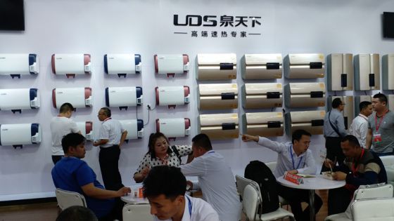 品牌大事|泉天下熱水器攜新品雙速熱熱水器驚喜亮相展會 品牌大事|泉天下熱水器攜新品雙速熱熱水器驚喜亮相展會