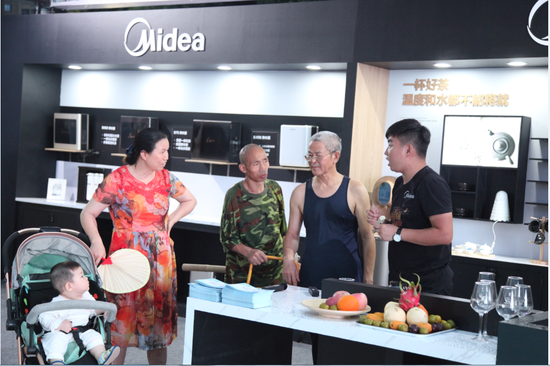 第四屆凈水器消費教育科普公益活動總結大會在北京舉行 第四屆凈水器消費教育科普公益活動總結大會在北京舉行