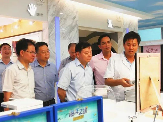 佛山市市長朱偉考察美涂士,并為美涂士黨支部成立揭牌 佛山市市長朱偉考察美涂士,并為美涂士黨支部成立揭牌