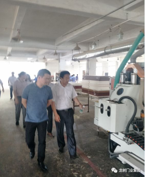 品牌日記|佛山中交房地產開發公司領導蒞臨龍樹門業考察