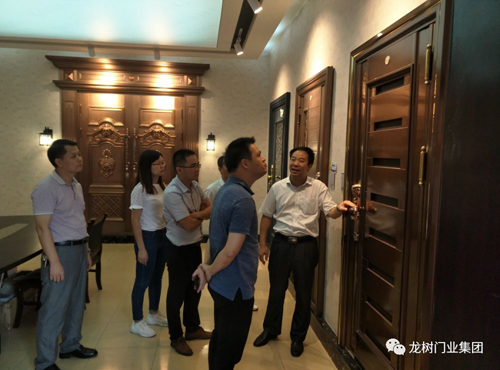 品牌日記|佛山中交房地產開發公司領導蒞臨龍樹門業考察