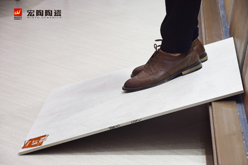 品牌產(chǎn)品|宏陶15°緞光釉點(diǎn)石成金,再現(xiàn)絲綢質(zhì)感 品牌產(chǎn)品|宏陶15°緞光釉點(diǎn)石成金,再現(xiàn)絲綢質(zhì)感