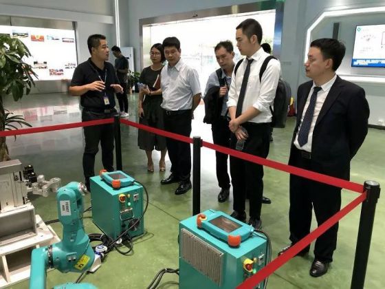 攜手打造中國(guó)智能制造示范企業(yè)，王力與富士康簽約戰(zhàn)略合作協(xié)議