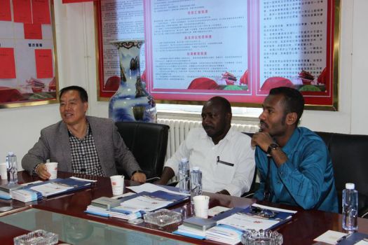 蘇丹共和國阿里董事長與雙玉防水集團達成戰略合作協議 蘇丹共和國阿里董事長與雙玉防水集團達成戰略合作協議