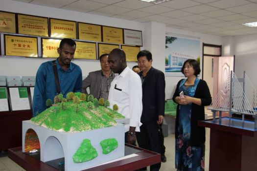 蘇丹共和國阿里董事長與雙玉防水集團達成戰略合作協議 蘇丹共和國阿里董事長與雙玉防水集團達成戰略合作協議