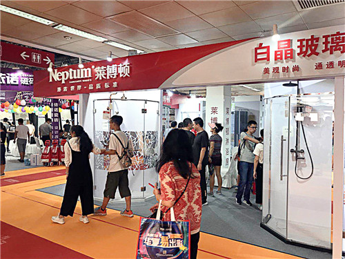 品牌大事|八月為愛煥新 萊博頓淋浴房邂逅北京華夏家博會 品牌大事|八月為愛煥新 萊博頓淋浴房邂逅北京華夏家博會