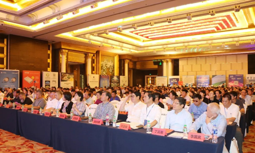 雷士"對話"城市照明 博士領銜專業照明團隊解析 雷士"對話"城市照明 博士領銜專業照明團隊解析