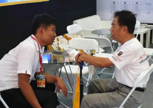 品牌大事|鄭州暖通展 榮事達空氣能備受當地政府和居民青睞