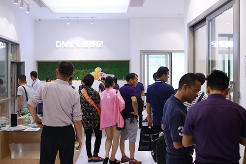 中國建博會20周年現場|德慕尼康同義：重質量，重服務