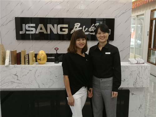 居上好門窗銷售總監到茂名電白門窗加盟店進行交流指導 居上好門窗銷售總監到茂名電白門窗加盟店進行交流指導