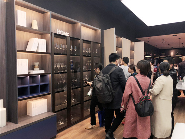 伊戀家居“硬核”亮相,實力豈止一面