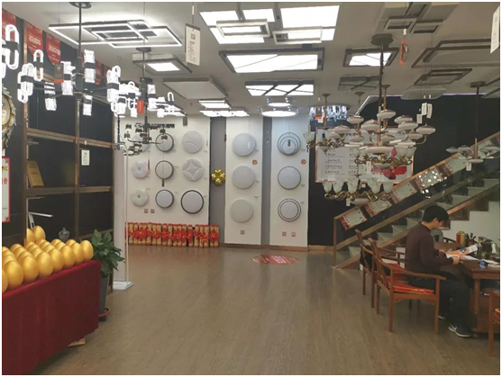 冠華照明經(jīng)銷商專訪：“始于顏值，陷于品質(zhì)，忠于品牌”