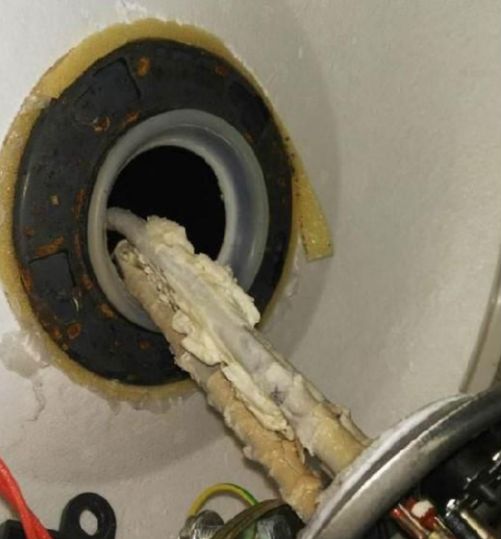 20元的電熱水器鎂棒,自己一樣可以輕松替換! 20元的電熱水器鎂棒,自己一樣可以輕松替換!