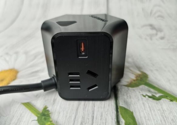 有了飛利浦摩天輪系列插座，充電器什么的都是浮云！