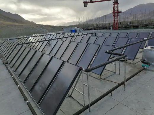 海爾太陽能+空氣能綠色采暖方式，解決學(xué)校供暖和熱水問題