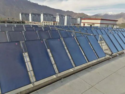 海爾太陽能+空氣能綠色采暖方式，解決學(xué)校供暖和熱水問題